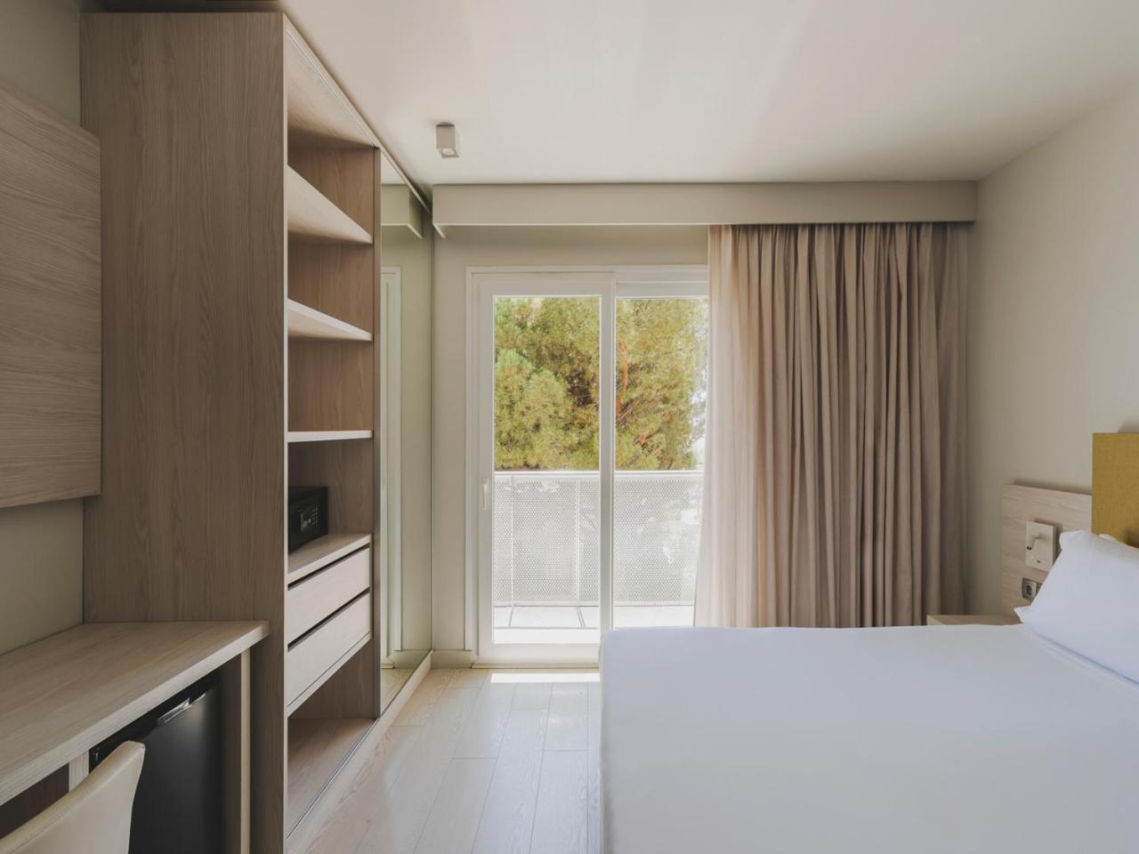 Hotel Mediterraneo Roses Dış mekan fotoğraf